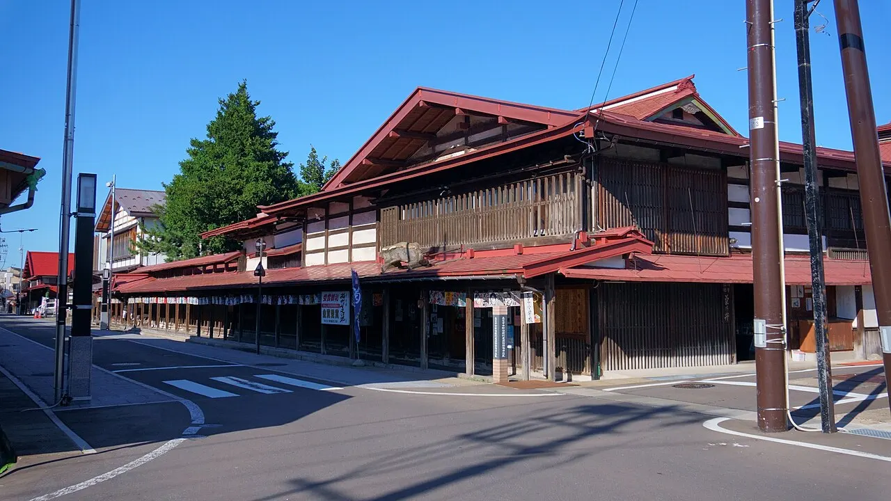 鳴海醸造店の建物
