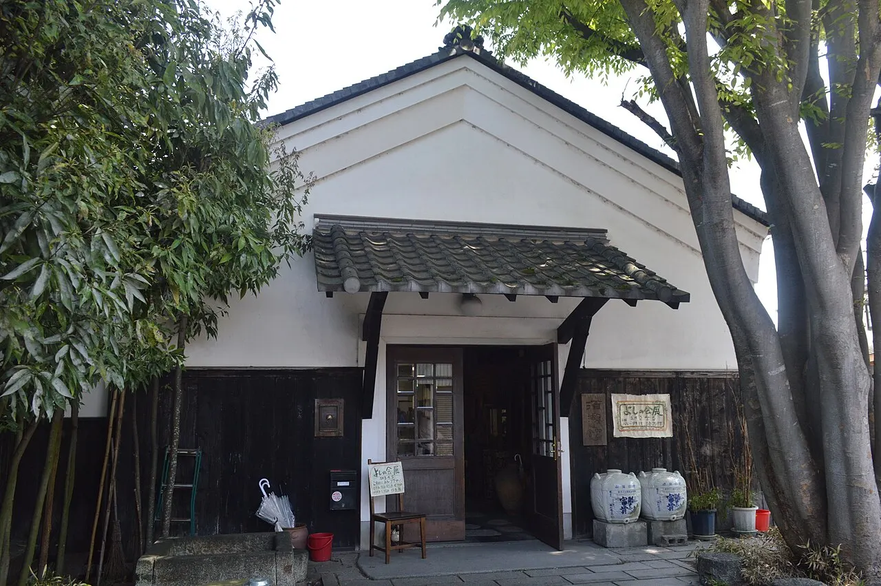 西勝酒造の建物