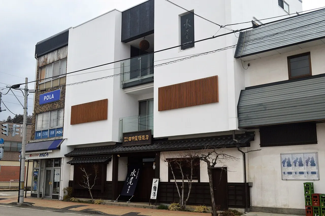 田中屋酒造店の建物