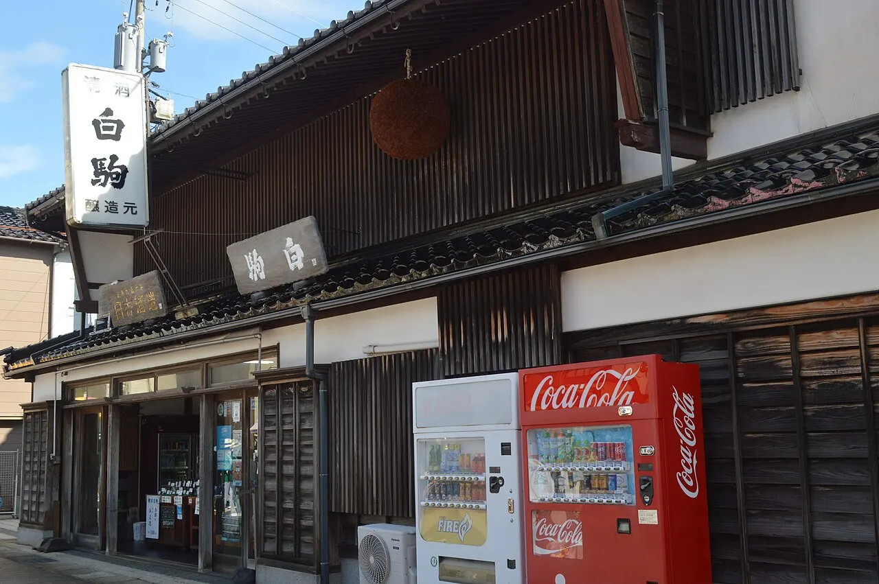 日吉酒造店の建物