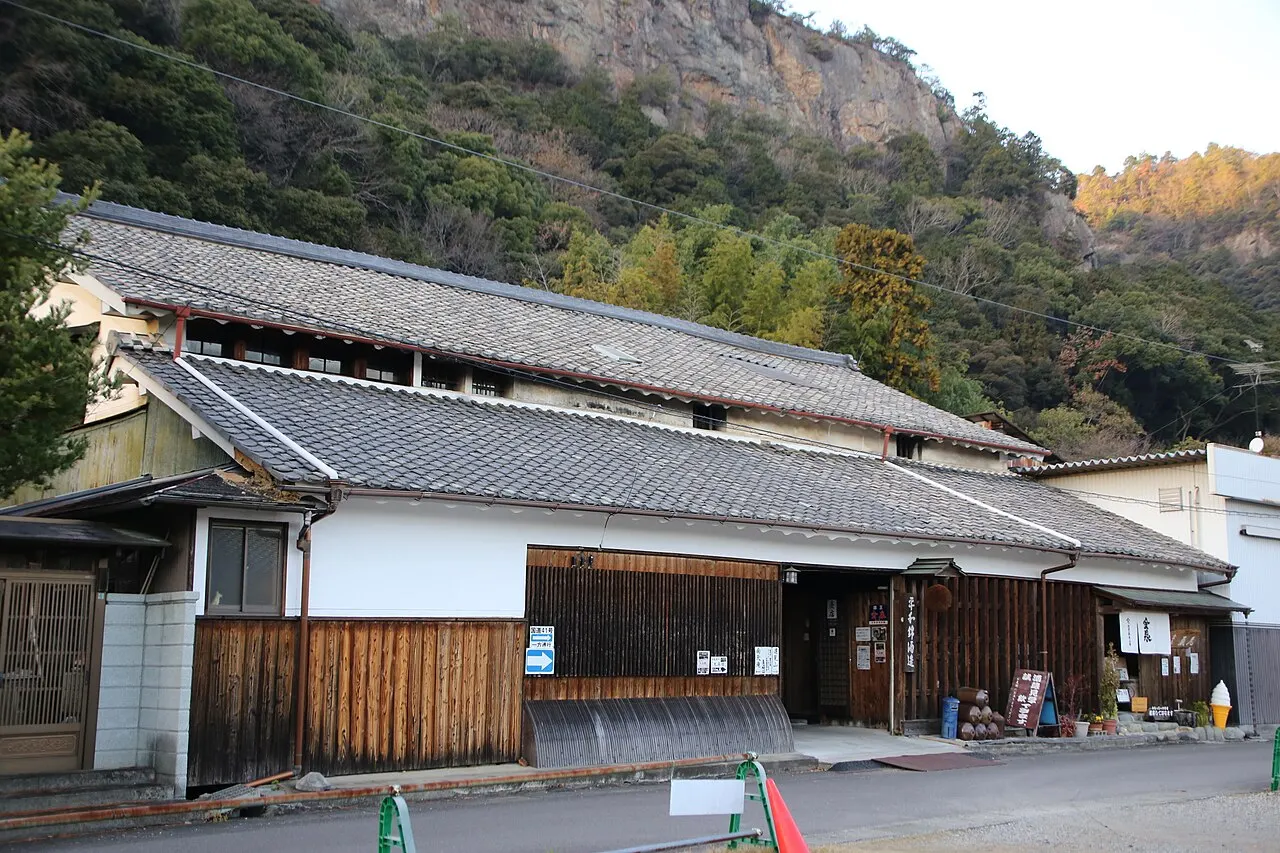 平和錦酒造の建物
