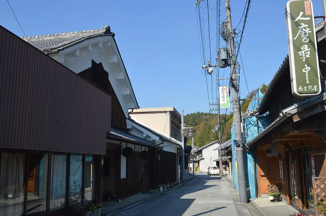芳村酒造の建物