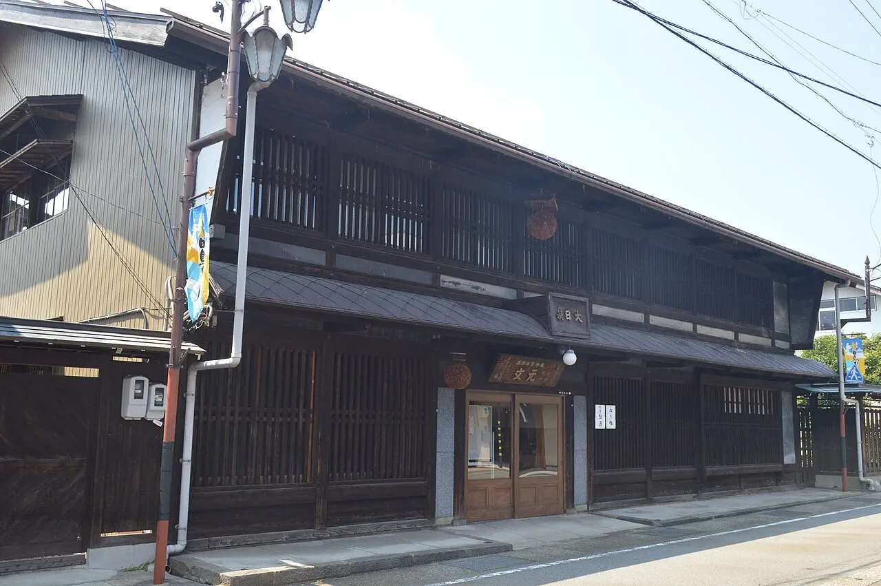 布屋 原酒造場の建物