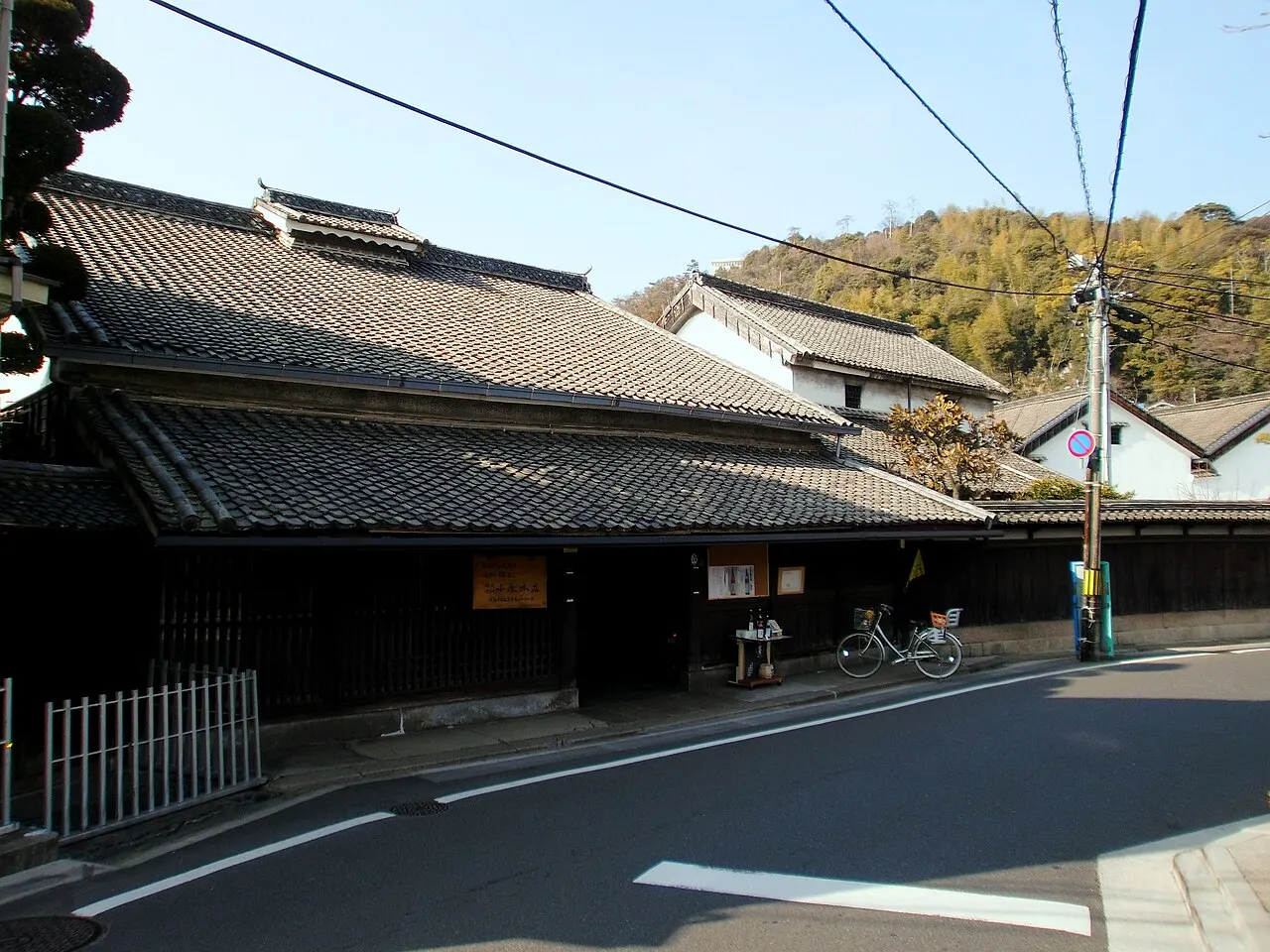 小泉本店の建物