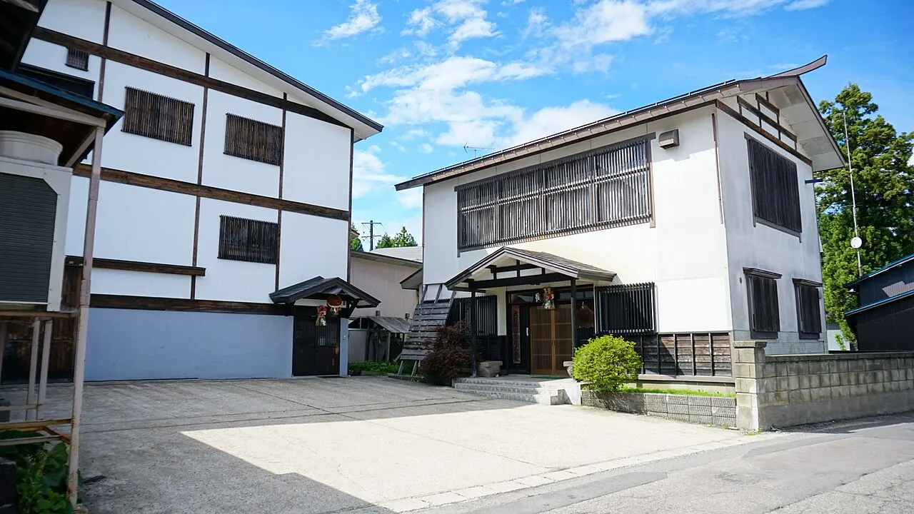 出羽鶴酒造の建物