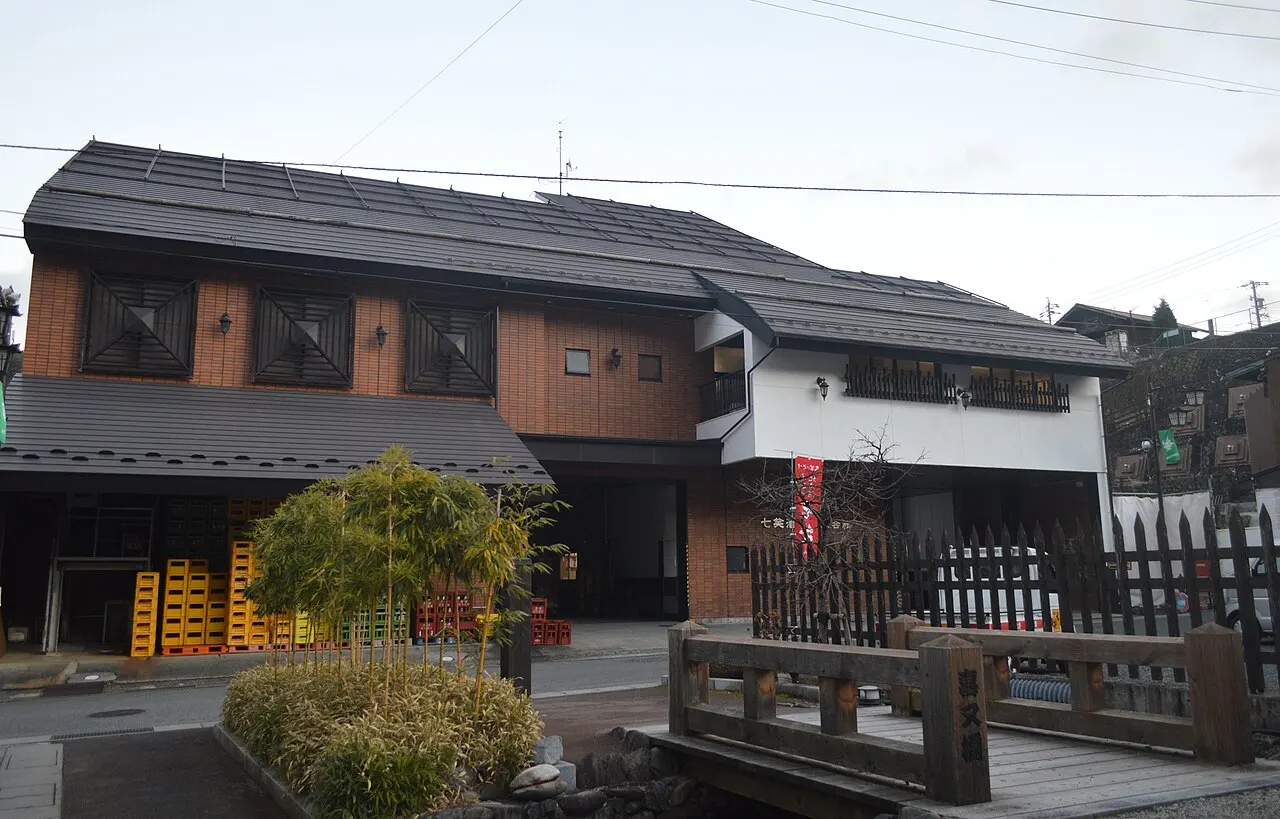 七笑酒造の建物