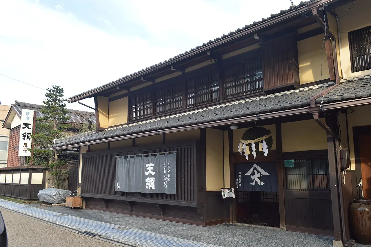 天領酒造の建物