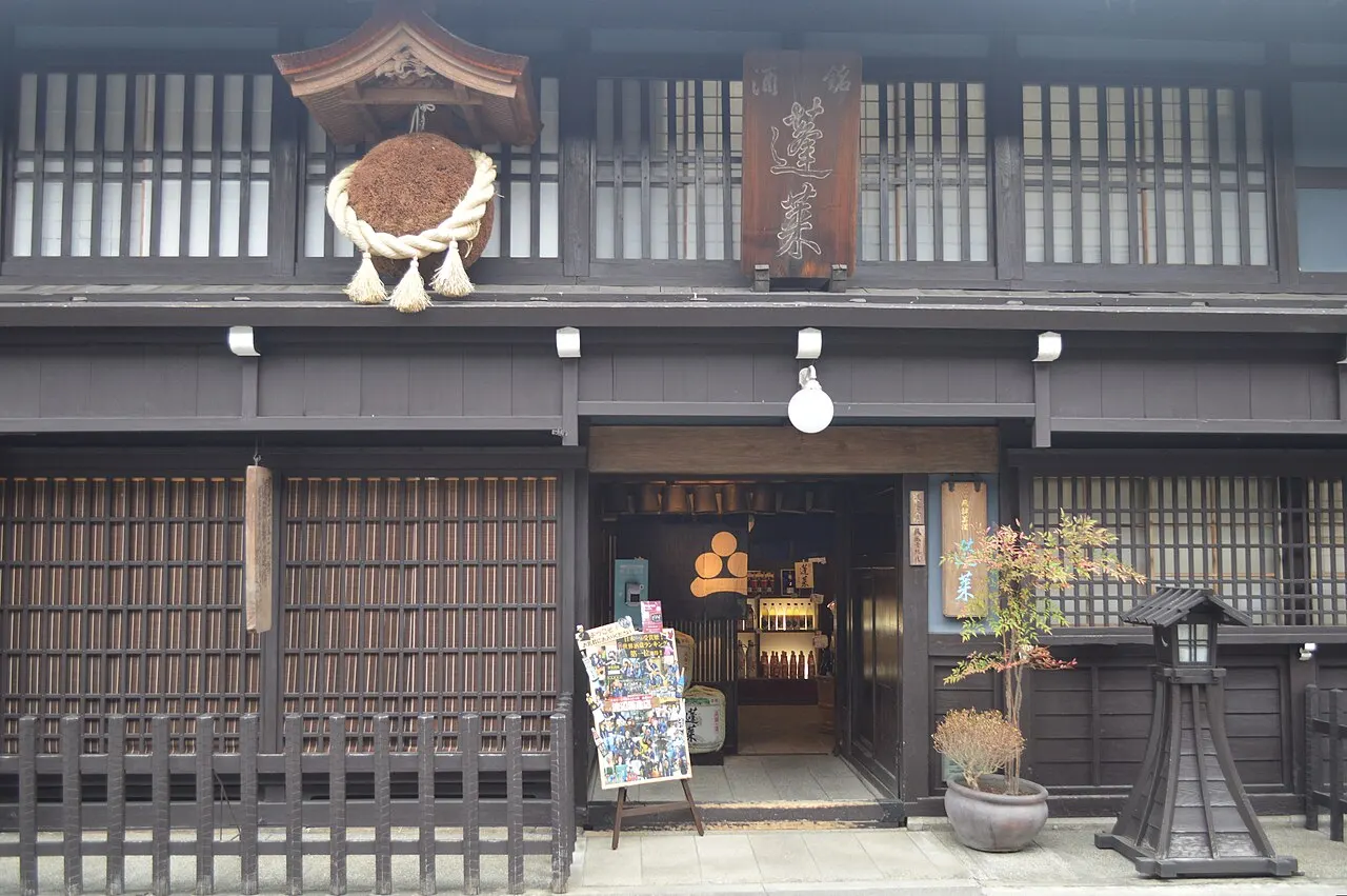 渡辺酒造店の建物