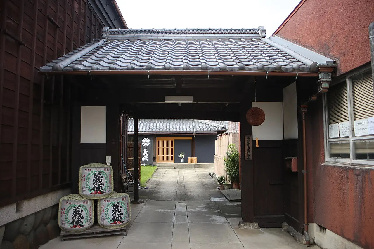 山忠本家酒造の入口