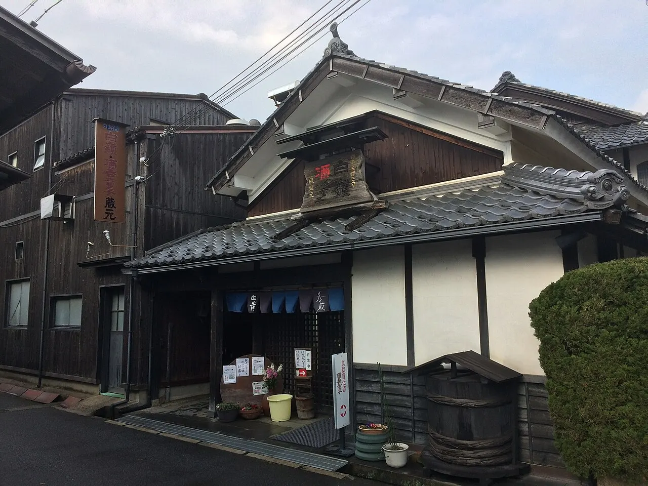 ハクレイ酒造の建物