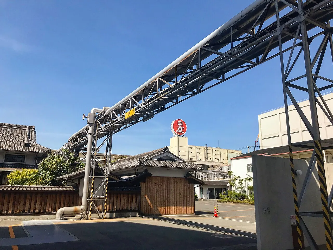 辰馬本家酒造の本社蔵群