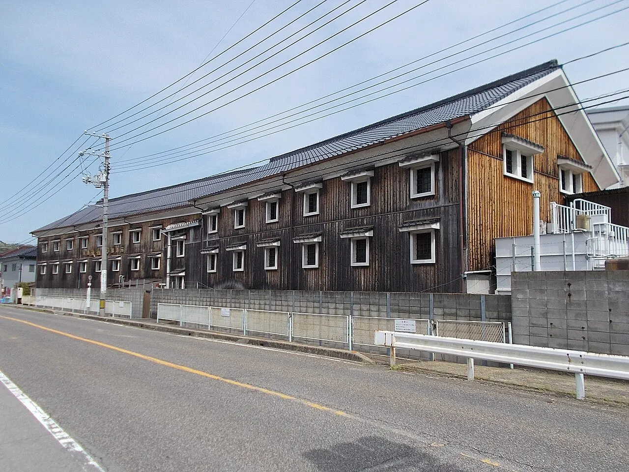 中尾醸造の建物