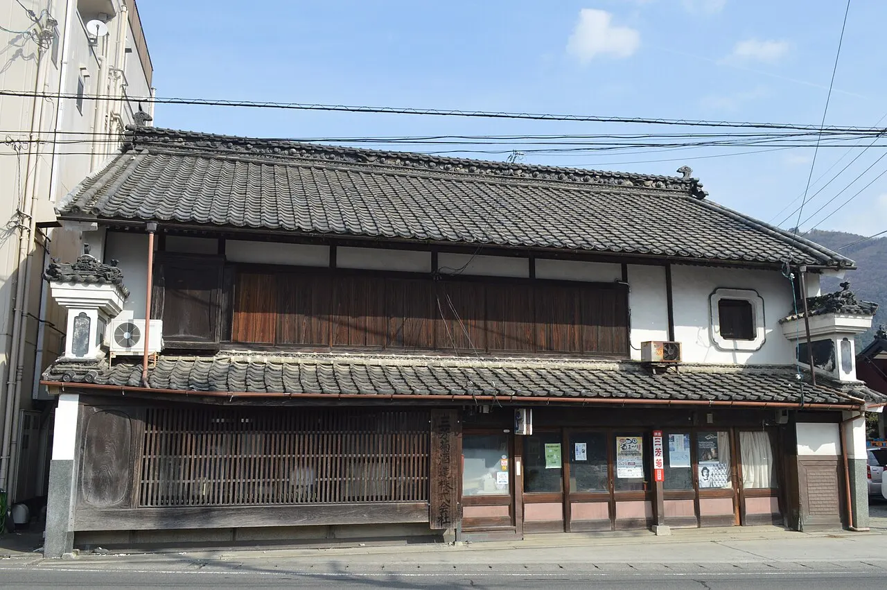 三芳菊酒造の建物（池田町サラダ）