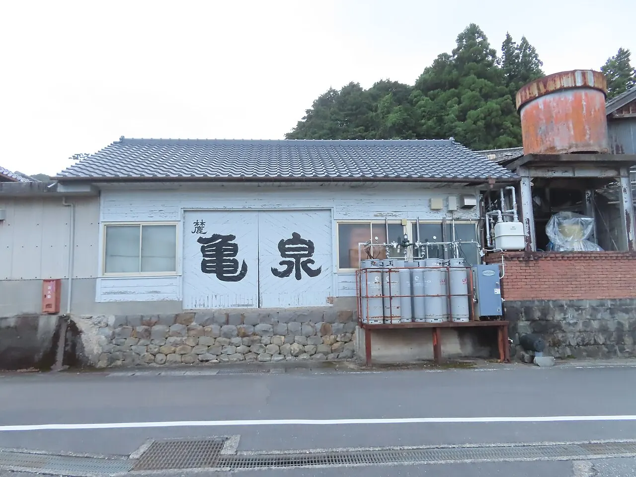 亀泉酒造の建物