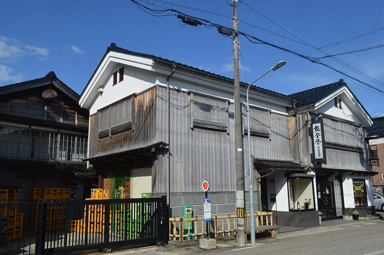 清水酒造店の建物